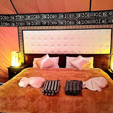 Отель Luxury Desert Camp Мерзуга Экстерьер фото