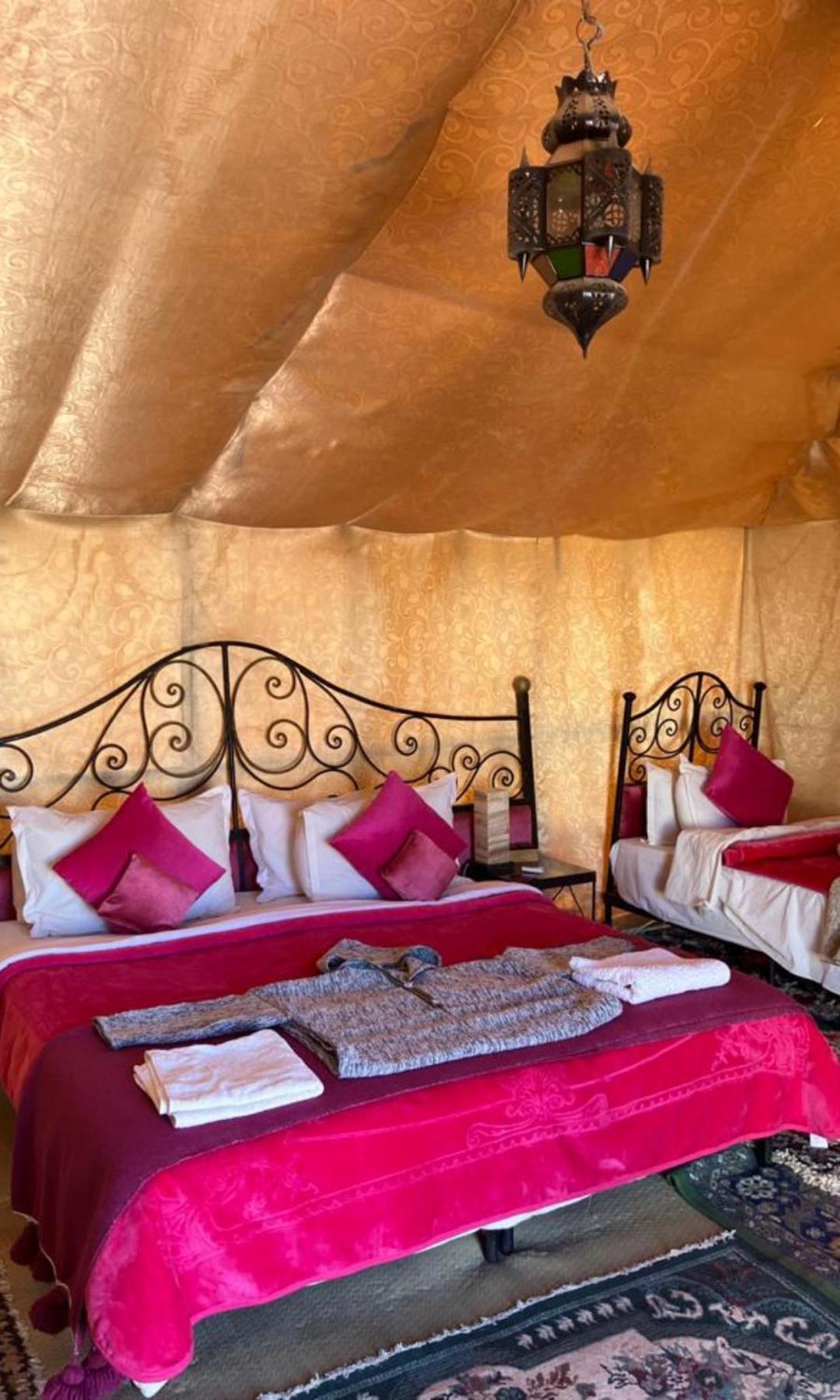 Отель Luxury Desert Camp Мерзуга Экстерьер фото